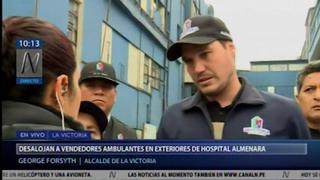 La Victoria: desalojan a vendedores ambulantes en los exteriores del hospital Almenara | VIDEO