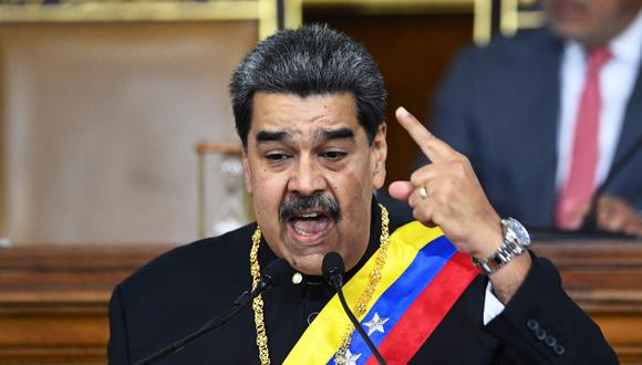 El presidente de Venezuela, Nicolás Maduro, pronuncia un discurso durante su informe anual a la Asamblea Nacional en Caracas.