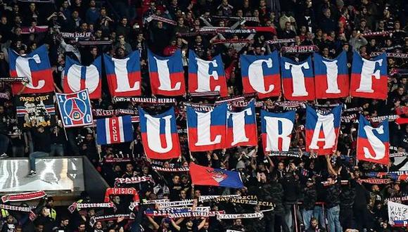 Ultra de PSG promueven festejo del título fuera del estadio. (Foto: AFP)