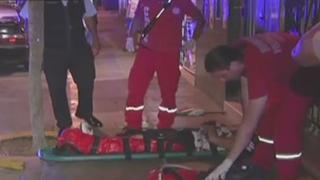 Mujer quedó grave tras caer desde el cuarto piso de un hostal en Surquillo [VIDEO]
