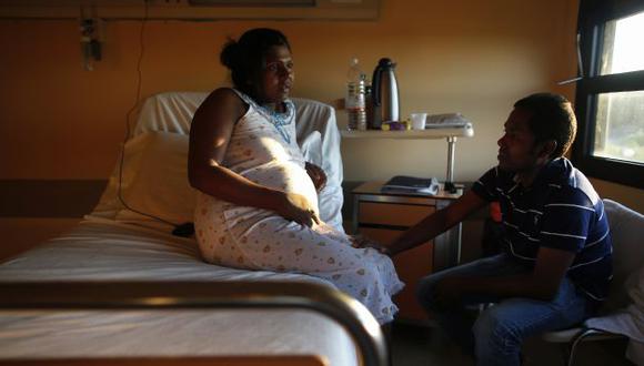 Los partos inducidos evitan que un bebé muera en el vientre. (Reuters)