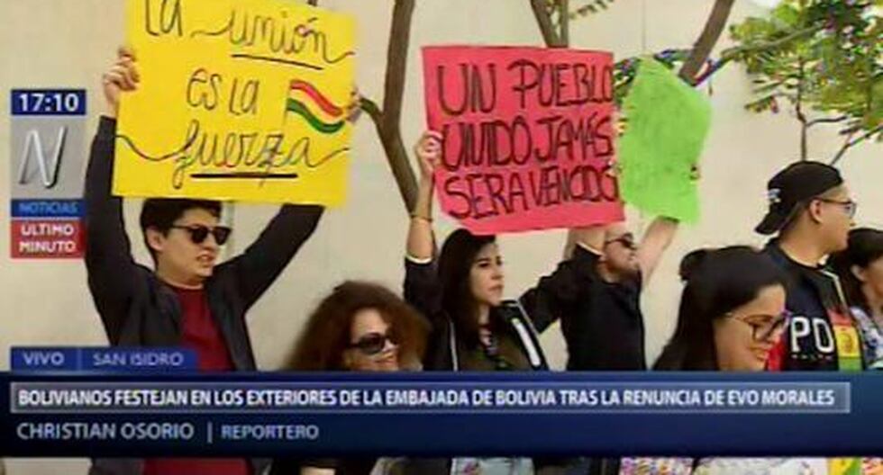 Grupo de bolivianos en Lima se manifiesta en su embajada tras renuncia de Evo Morales - Diario Perú21