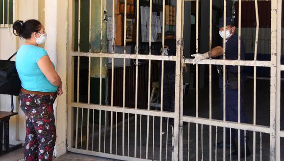 En las cárceles se "deben respetarse los derechos de todas las personas y todas las medidas de salud pública deben aplicarse sin discriminación de ningún tipo", recordó días antes por su parte la Organización Mundial de la Salud (OMS). (Foto referencial: AFP)