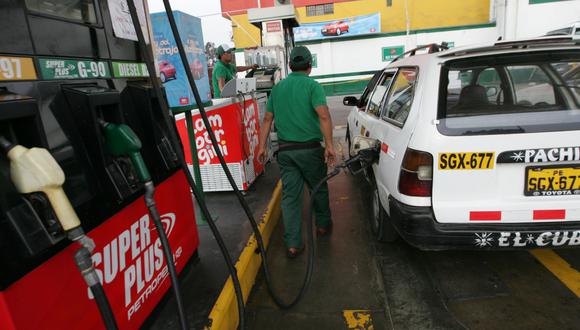 El BCR mencionó que inclusive en Chile sí se ha reportado una baja de precios de combustibles de 20%. (Foto: GEC)