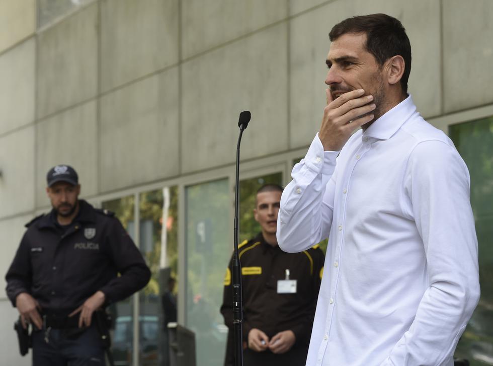 Iker Casillas tras ser dado de alta: "No sé lo que sea el futuro, he tenido mucha suerte" (AFP)