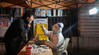 China asegura que es “imposible” rastrear los contagios de COVID-19