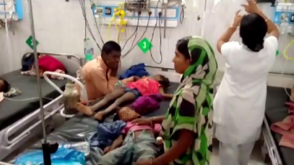 India: Más de 100 niños murieron a causa de un virus que ataca al cerebro. (AFP)