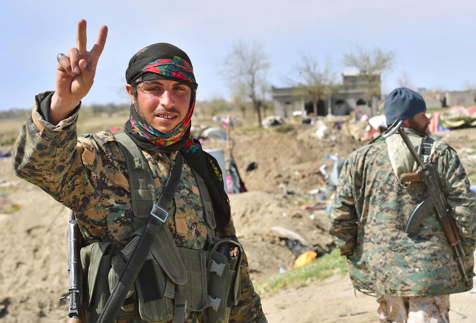 Estado Islámico pierde el último rincón de su 'califato' y las fuerzas aliadas celebran. (AFP)