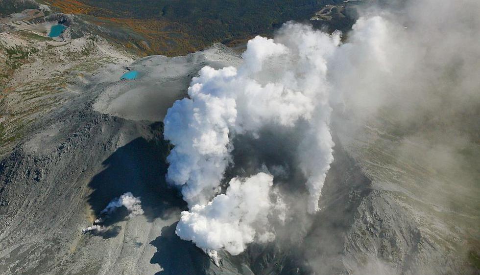 Equipos de rescate japoneses localizaron los cuerpos de más víctimas de la erupción del volcán Ontake. (Reuters)