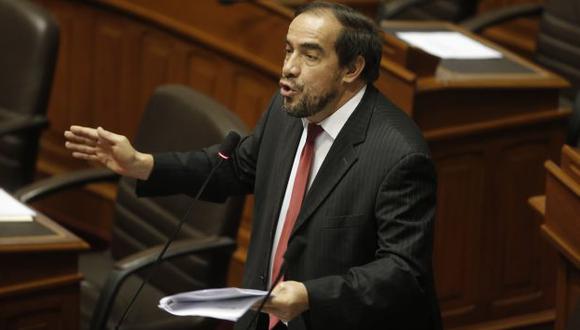 Congresista Yonhy Lescano pide al ministro de Defensa renunciar a su cargo. (Atoq Ramón)