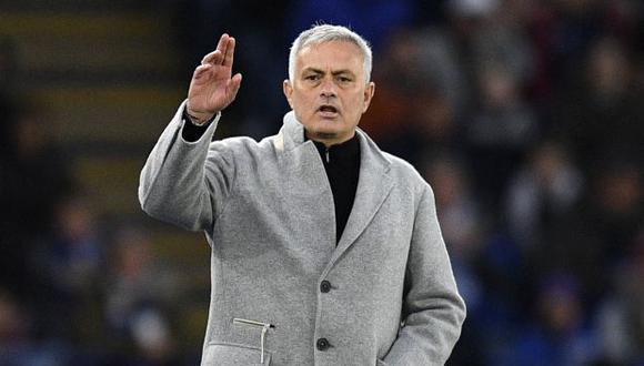 José Mourinho es entrenador de AS Roma desde julio del 2021. (Foto: AFP)