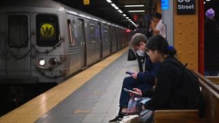 Un hombre muere en un tiroteo “no provocado” en el Metro de Nueva York 