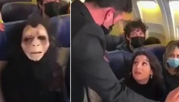 En esta imagen se aprecia a la mujer que no quiso usar un tapabocas y utilizó una máscara de mono en un avión. (Foto: @carlosdelvallemx / TikTok)