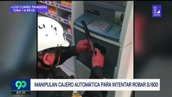 Manipulan cajero electrónico para apoderarse de dinero. (Foto: Captura de video / 90 Sábado)&nbsp;