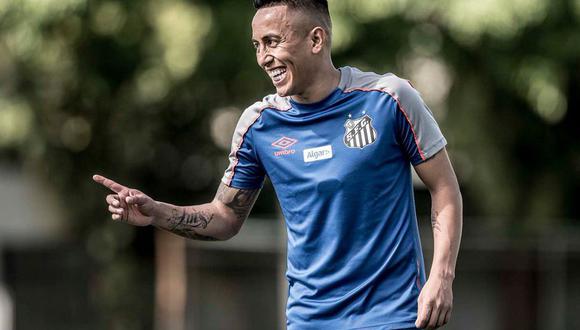 Cueva formó parte de los entrenamientos de Santos FC. (Internet)