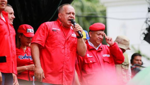 Ubicados. Cabello señaló que cuenta con una lista que identifica a los opositores en ministerios. (EFE)