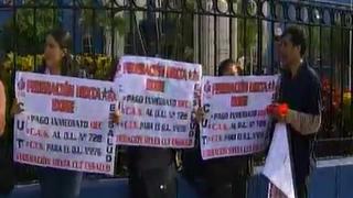 Trabajadores de EsSalud iniciaron huelga nacional indefinida [VIDEO]