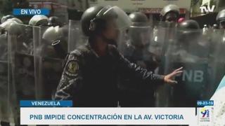 Policía de Venezuela reprime a manifestantes a favor de Juan Guaidó | VIDEOS