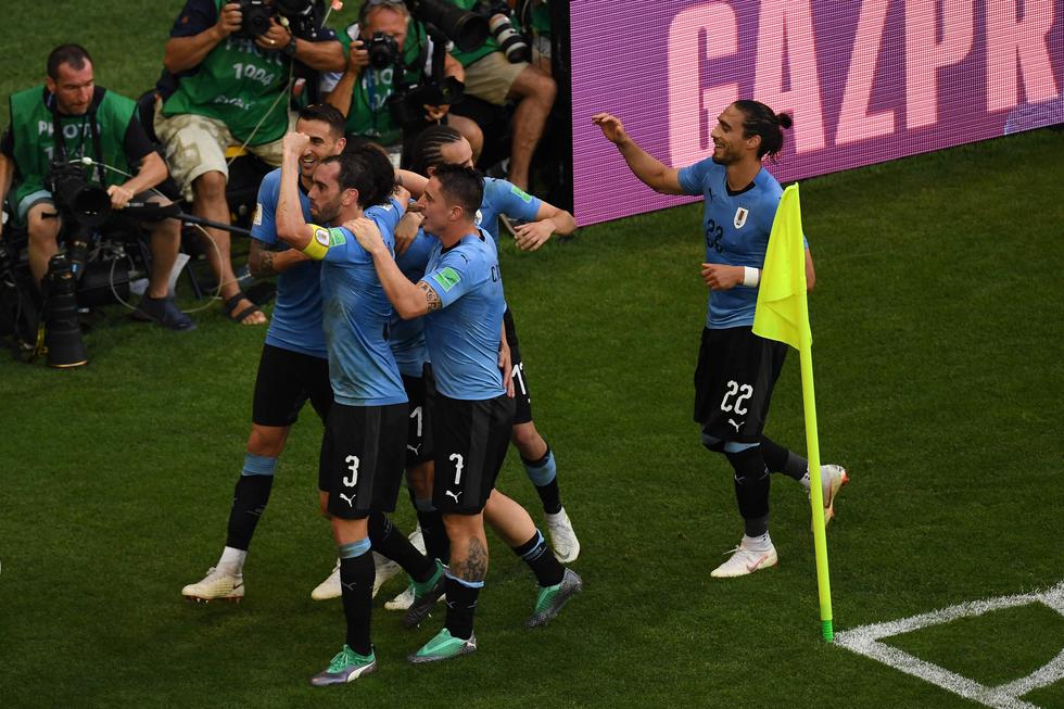 Uruguay se consolida como líder del grupo A de Rusia 2018, mientras que, la selección anfitriona avanza como su escolta a los octavos de final del Mundial. (AFP)