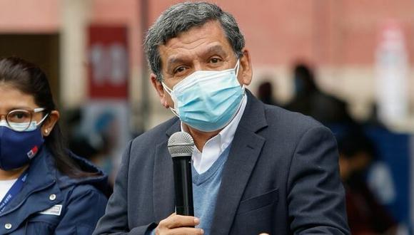 El ministro de Salud, Hernando Cevallos, se refirió sobre la iniciativa legislativa que busca eliminar restricciones a no vacunados. Foto: Minsa