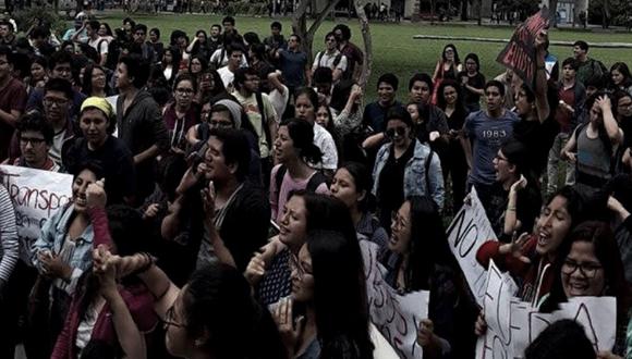 Estudiantes realizarán plantón para protestar por alza de precios. (Facebook Federación de Estudiantes de la PUCP)