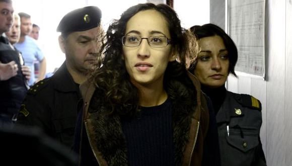 Una de las activistas que irán a juicio, acusados del delito de piratería. (Reuters)