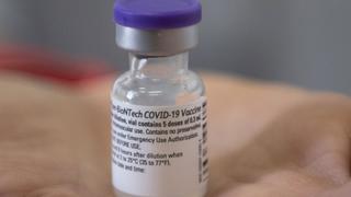 Colombia otorga autorización de emergencia a vacuna de Pfizer contra el coronavirus