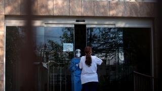Dos asilos de ancianos en México registran 69 casos de coronavirus con un muerto