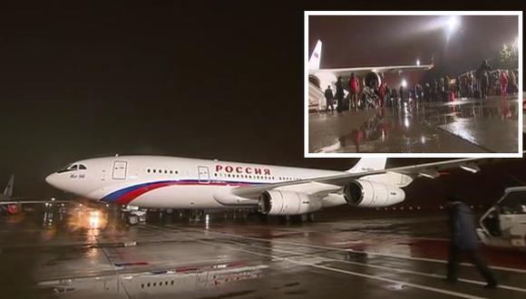 Un avión con los 35 diplomáticos rusos expulsados de Estados Unidos llegó a su país. (Captura)