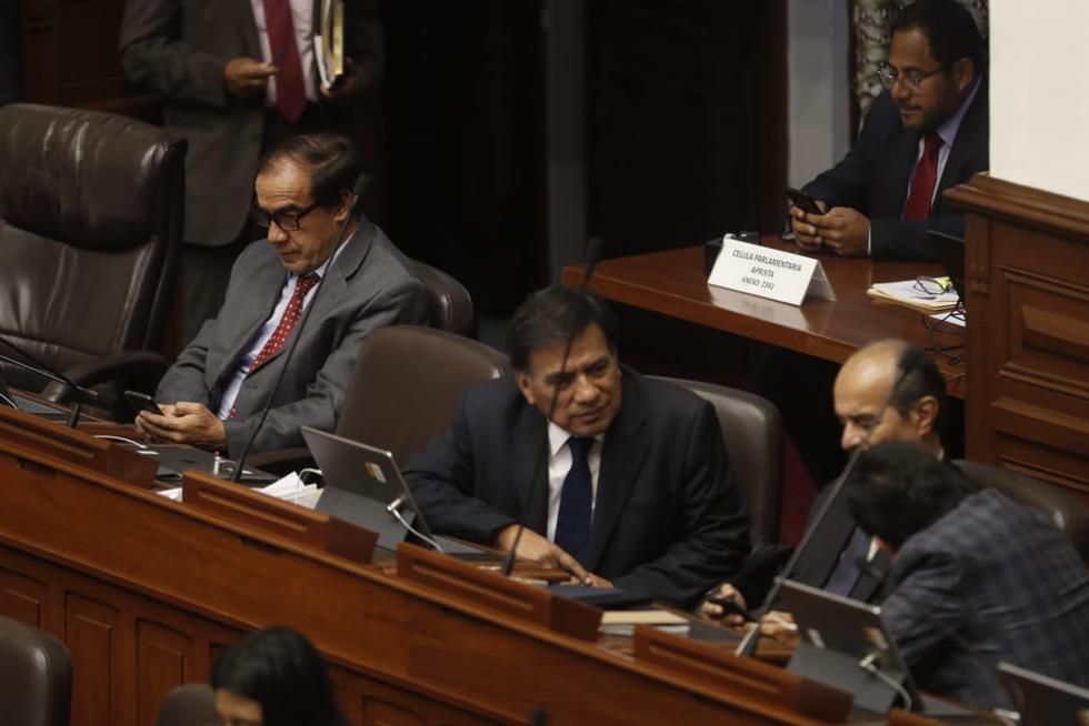 Premier César Villanueva expone ante los congresistas en el denominado Pleno Mujer. (Foto: César Campos/GEC)