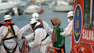 España: Tres muertos y 41 rescatados en un naufragio de inmigrantes 