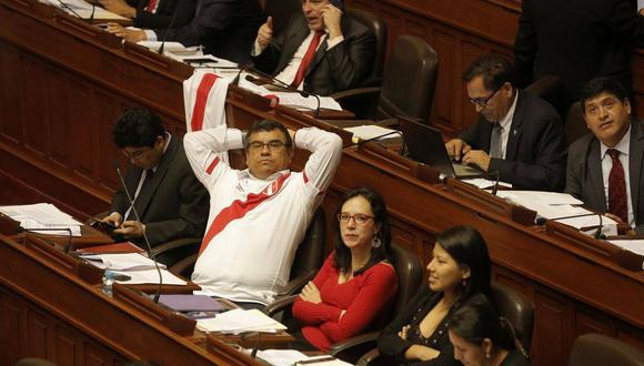 Legisladores de Nuevo Perú apoyaron a la blanquirroja. (Foto: Renzo Salazar)