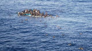 Grecia: Al menos 9 muertos tras naufragio de barco en el que viajaban cientos de inmigrantes
