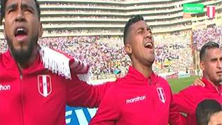¡A todo pulmón! Así se cantó el Himno Nacional en el Perú vs. Colombia | VIDEO
