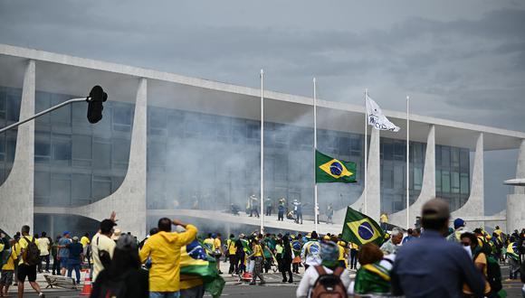 Los ataques de bolsonaristas en Brasilia causaron grandes destrozos en la sede presidencial.