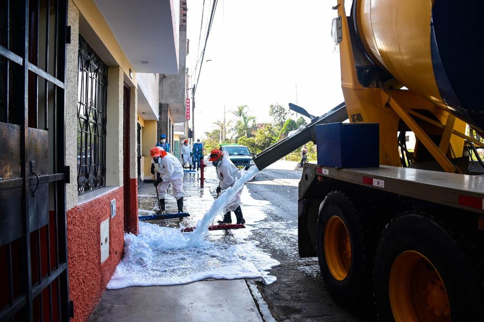 La Municipalidad de Lima Metropolitana (MML) ejecutó labores de limpieza y desinfección de los asentamientos humanos Planeta y Villa María del Perpetuo Socorro. (Foto MML)
