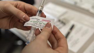 EE.UU. enviará al extranjero 20 millones de dosis más contra el COVID-19 antes de julio