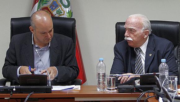 Sergio Tejada y Carlos Tubino defendieron el trabajo de la megacomisión. (Nancy Dueñas)