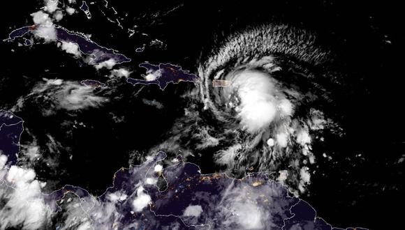 Esta imagen satelital de NOAA/NESDIS/STAR GOES muestra la tormenta tropical Fiona frente a la costa de Puerto Rico a las 3:10 UTC del 18 de septiembre de 2022. (Foto de NOAA/GOES / AFP)