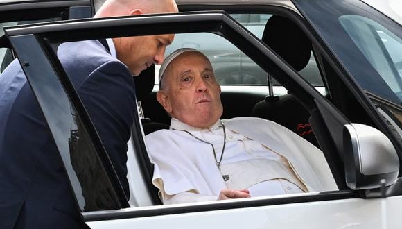 El Papa Francisco vuelve a tener una operación que requiere anestesia general. (Foto de Alberto PIZZOLI / AFP)