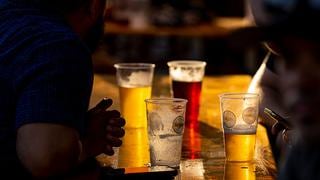 Alertan sobre proliferación de bebidas con alcohol adulterado