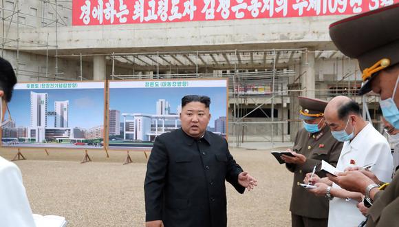 Las celebraciones del “Día del Sol” este año, a la que acudió Kim Jong-un, parecen haber recuperado cierta normalidad después de que en 2020 se vieran reducidas a causa de la pandemia.(Foto: STR / KCNA VIA KNS / AFP)