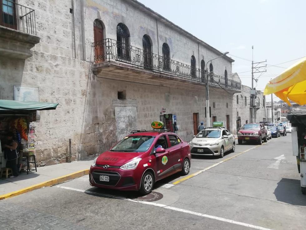 El ofrecimiento de los funcionarios de Transporte de la comuna de Arequipa a los taxistas fue desestimado. (Foto: Miguel Idme)