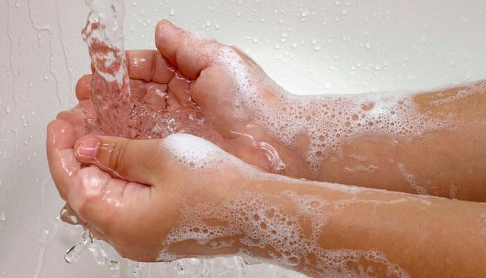 1.- Lavarse las manos antes de la ingesta de alimentos. (Foto: cadenadial.com)