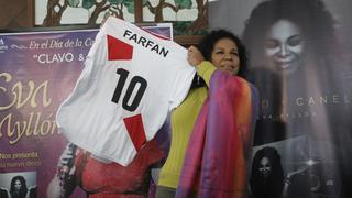 “Que se revienten las piernas jugando”, Eva Ayllón alienta así a la selección peruana [VIDEO]