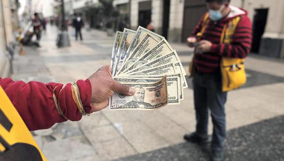 El dólar acumula una ganancia por encima de 12% frente al sol en lo que va del 2021. (Foto: Leandro Britto / GEC)