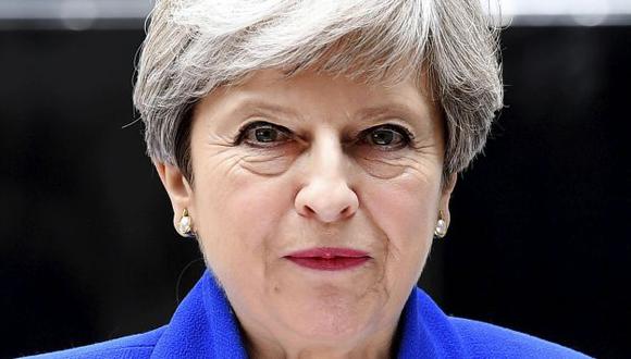 Theresa May, primera ministra británica, enfrenta crisis a pocos días de iniciar el Brexit. (EFE)