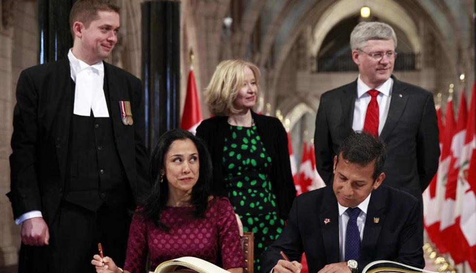 Harper dijo que el encuentro fue muy productivo. Está muy contento de haber recibido en el Parlamento canadiense a Humala y su esposa, Nadine Heredia. (Reuters)