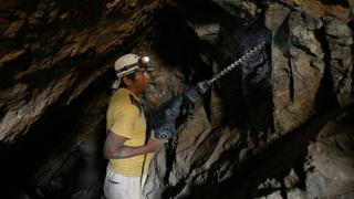 Recaudación minera cayó 51% en periodo julio-octubre