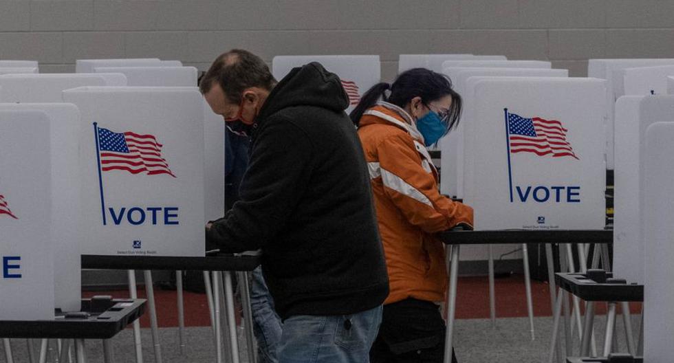 Imagen referencial de personas votando el 3 de noviembre en el Mott Community College de Flint, Michigan. (Foto: AFP / Seth Herald).